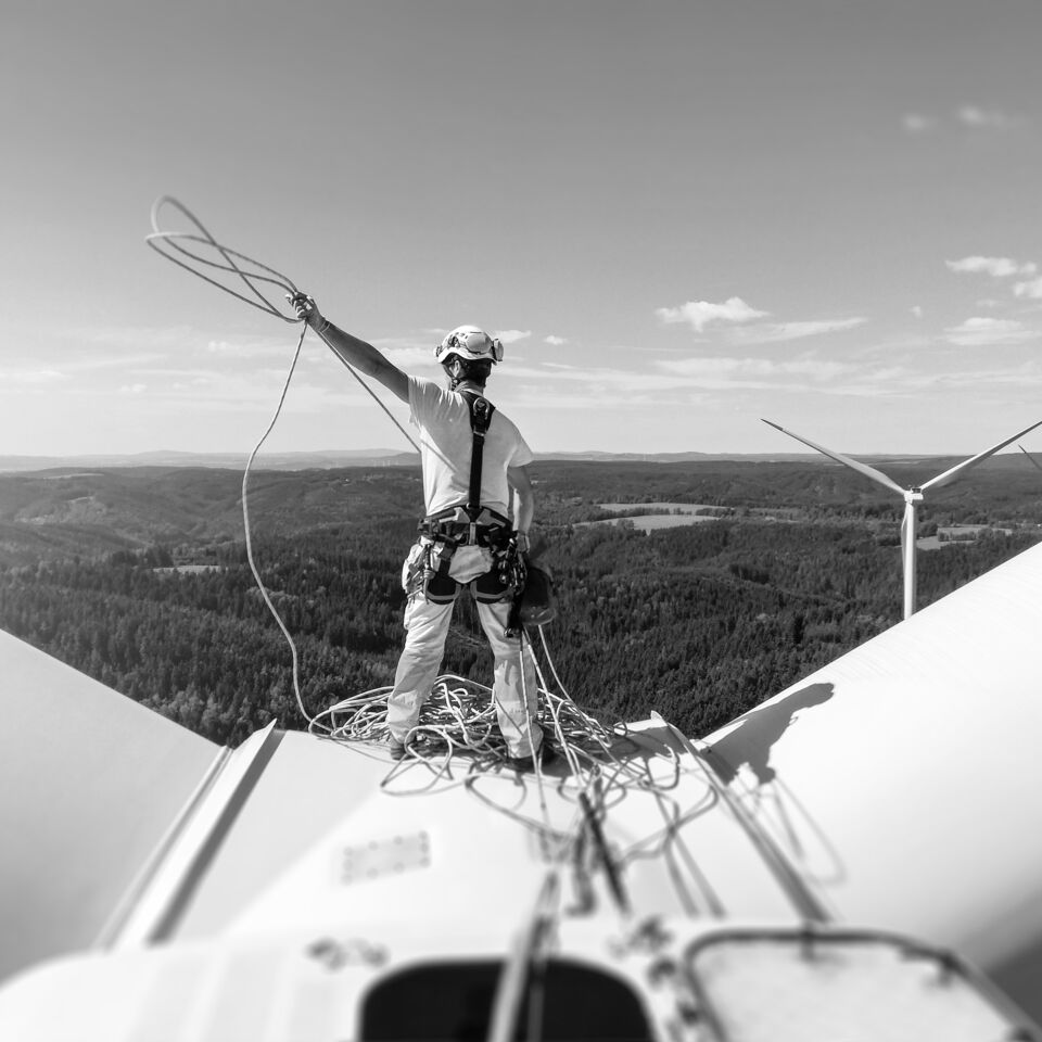SINGLE-IMAGE_turbine-worker-dynamic_oct23