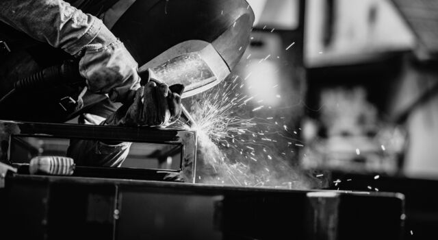 SINGLE-IMAGE_welder-at-work_sept24