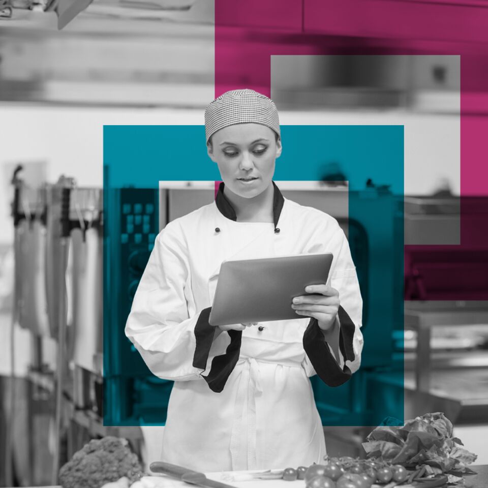 SINGLE-IMAGE_chef-checking-tablet_nov23