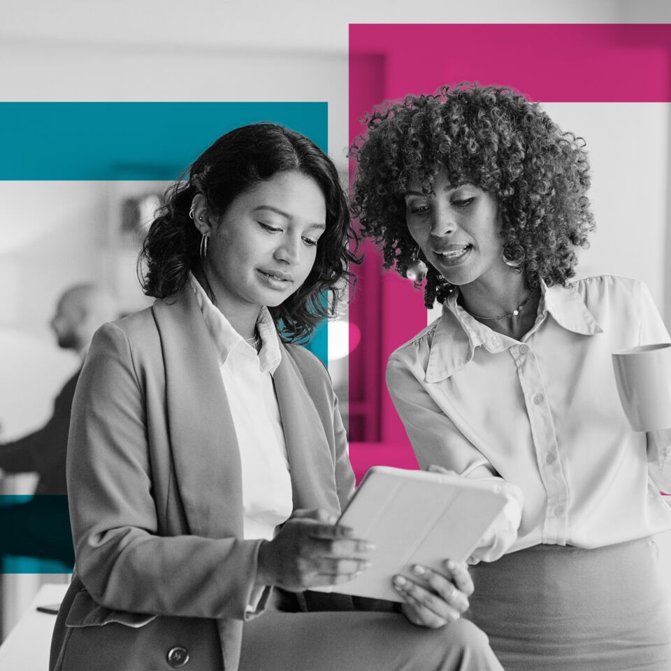 SINGLE-IMAGE_squares-tablet-and-women-teamwork_may25