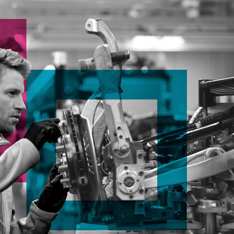 SINGLE-IMAGE_squares-mechanic-calibrating-machine_sept24