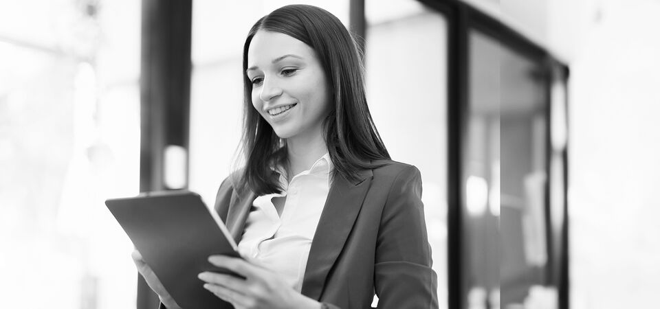 SINGLE-IMAGE_in-office-business-women-using-tablet_may24